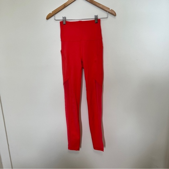 Lululemon Mastered Motion HR Legging 28” Inseam in Peach Color Size 4 - Picture 2 of 5